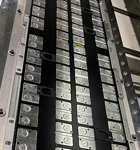 動力電池側板多層熱壓機